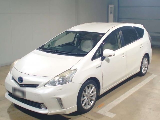 7011 Toyota Prius alpha ZVW41W 2012 г. (TAA Kinki)